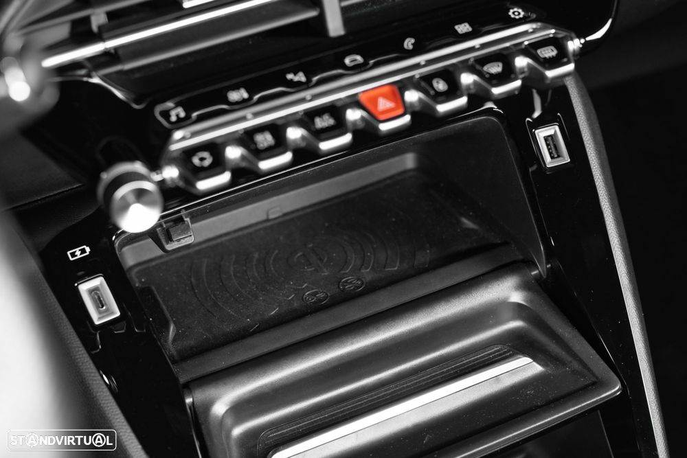 Peugeot 208 1.2 PureTech GT EAT8 - 27