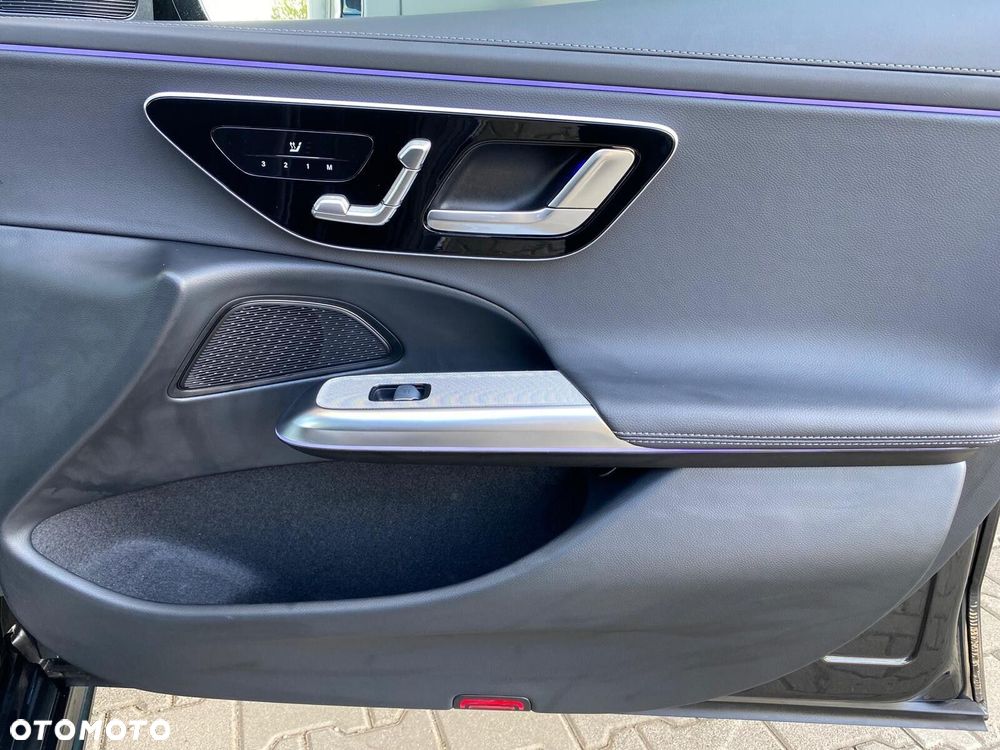 Mercedes-Benz Klasa E 220 d mHEV 4-Matic AMG 9G-Tronic - 22