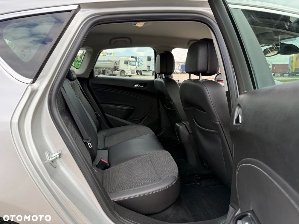 Opel Astra 1.4 Turbo Active - 25