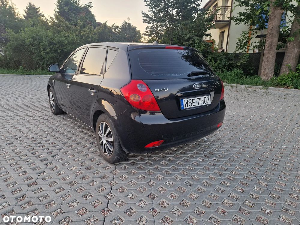 Kia Ceed - 6