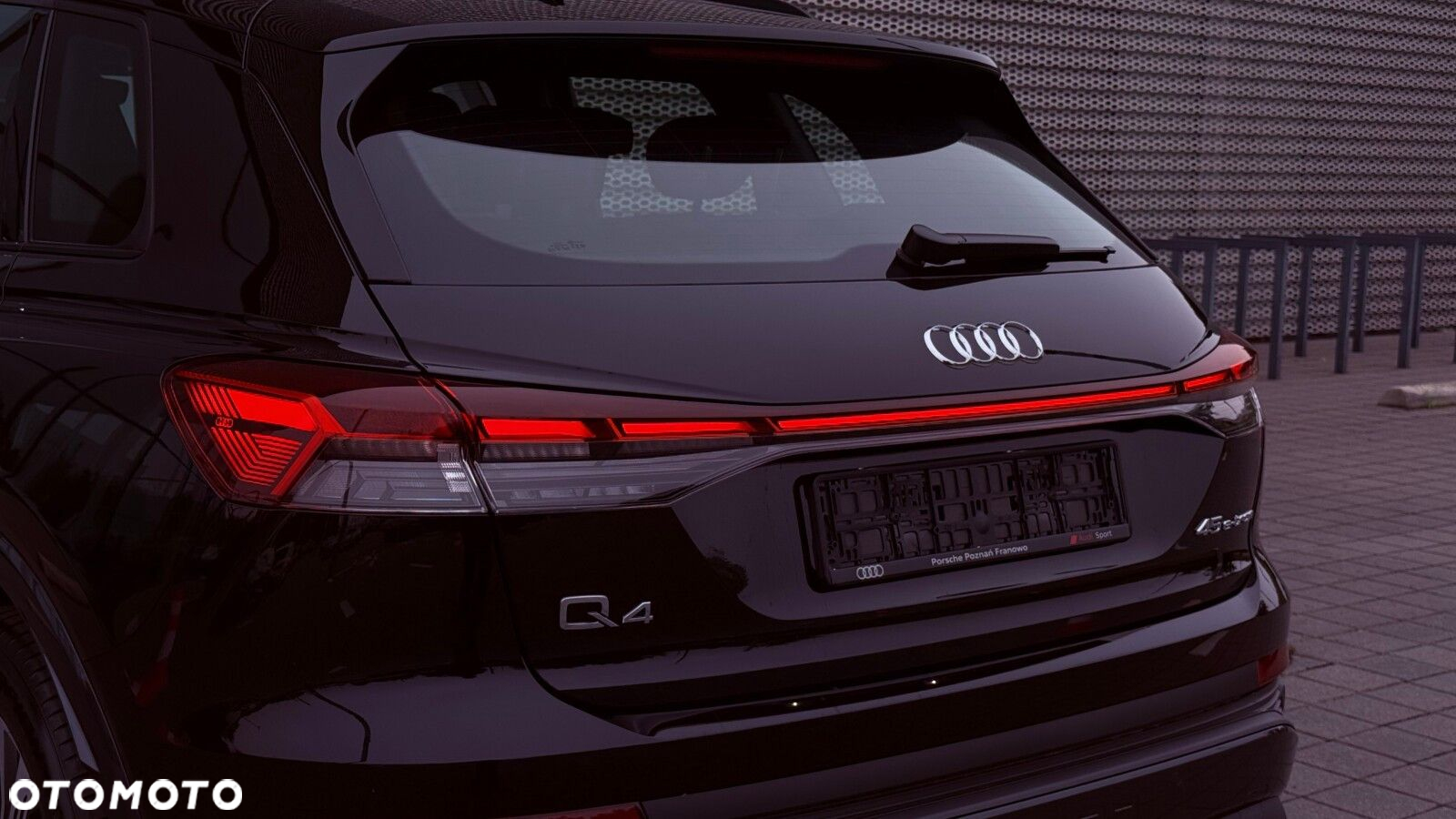 Audi Q4 e-tron - 11