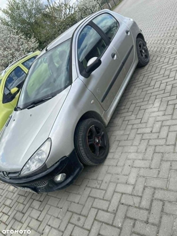 Peugeot 206 - 1