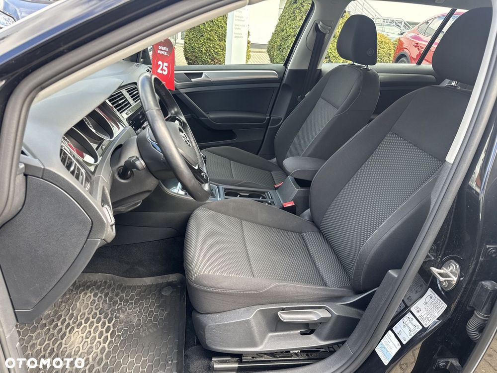 Volkswagen Golf - 12