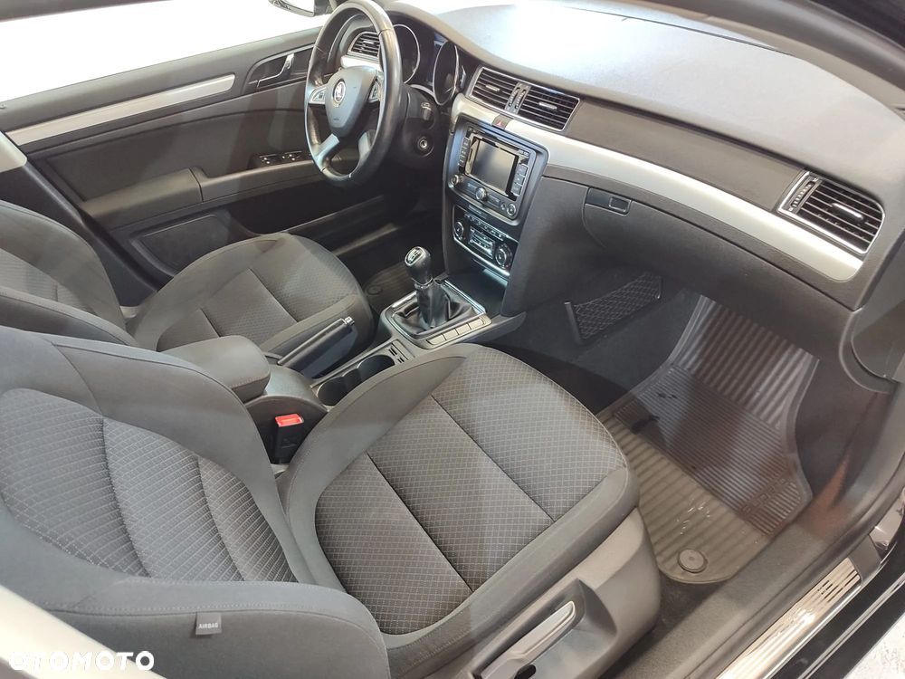 Skoda Superb 2.0 TDI Elegance - 23