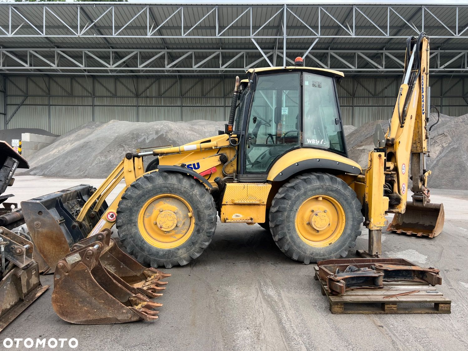 Komatsu Wb975 4X4 - 8