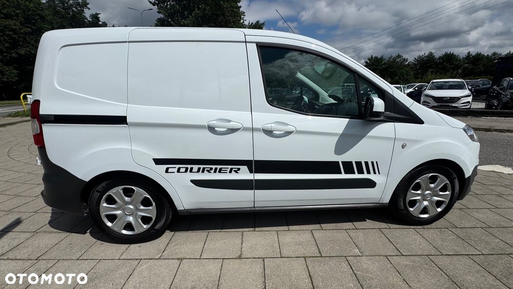 Ford Transit Courier - 4