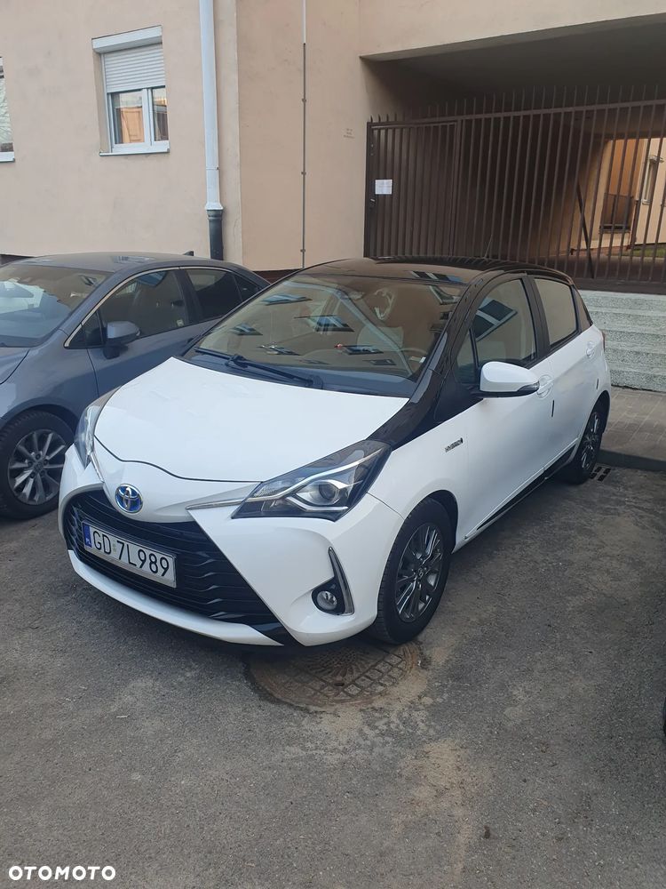 Toyota Yaris Hybrid 100 Premium - 16