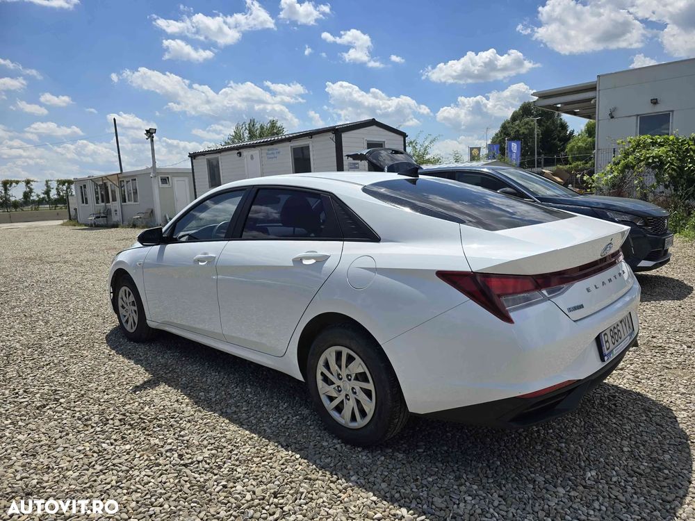 Hyundai Elantra - 6