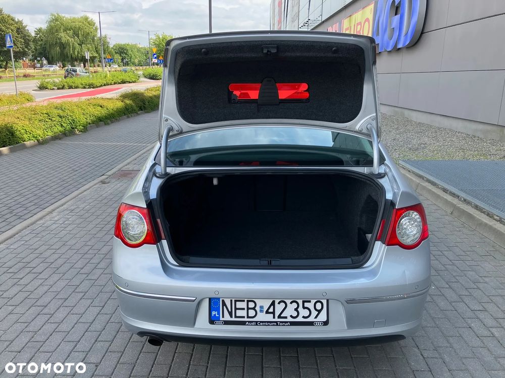 Volkswagen Passat 1.4 TSI Comfortline R-Style - 9