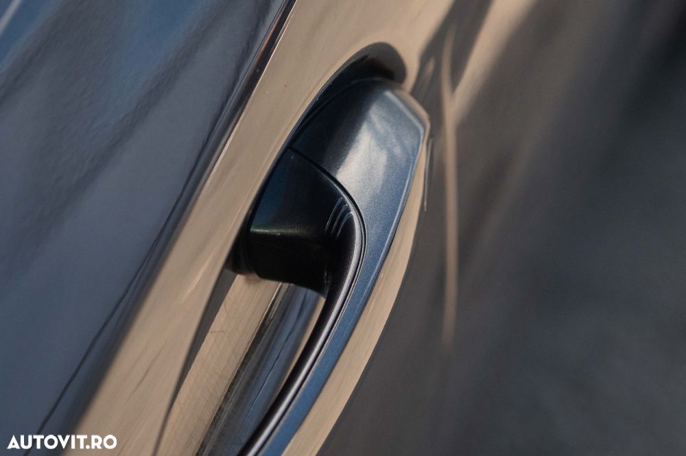 BMW Seria 5 520d xDrive AT - 37