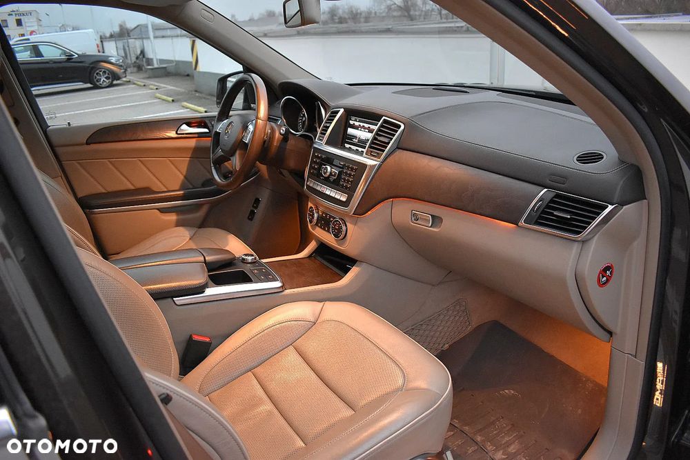 Mercedes-Benz GL - 14