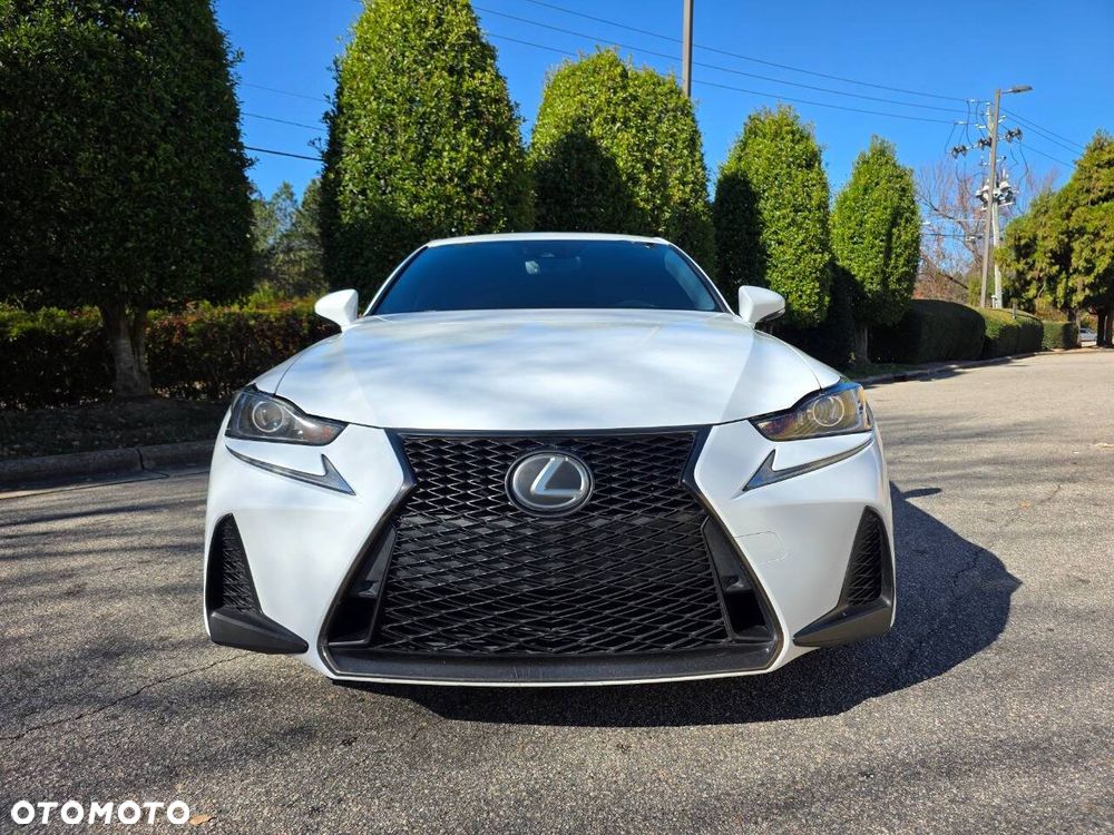 Lexus IS 200t / 300 F Sport - 1