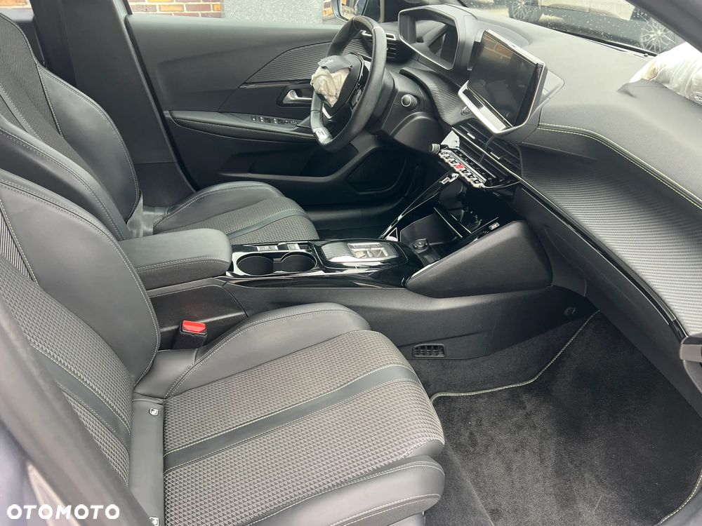 Peugeot 208 GT Line - 11