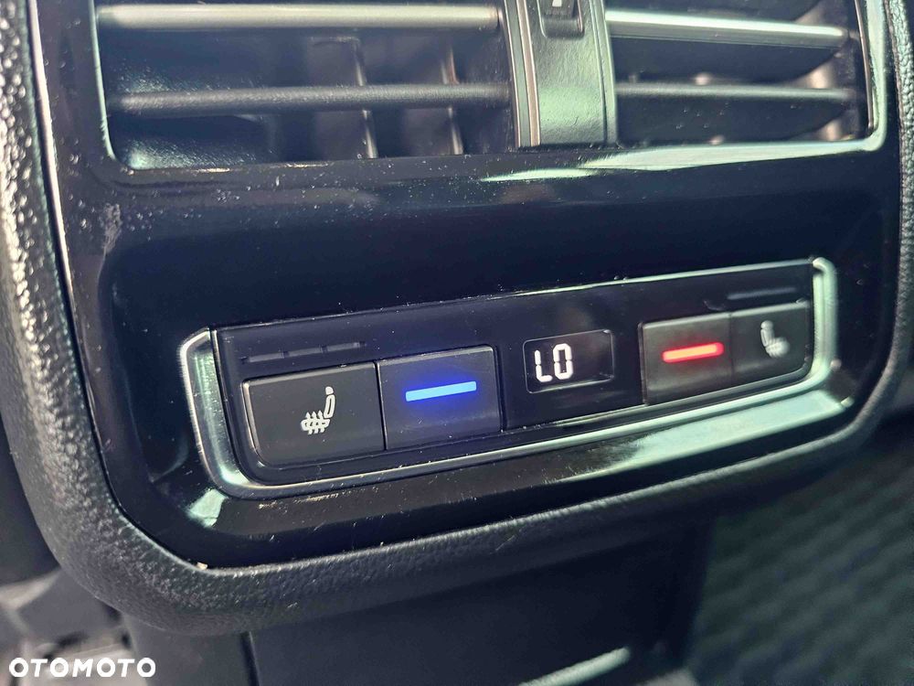 Volkswagen Passat Variant 2.0 TDI SCR 4Motion DSG (BMT) Highline - 19