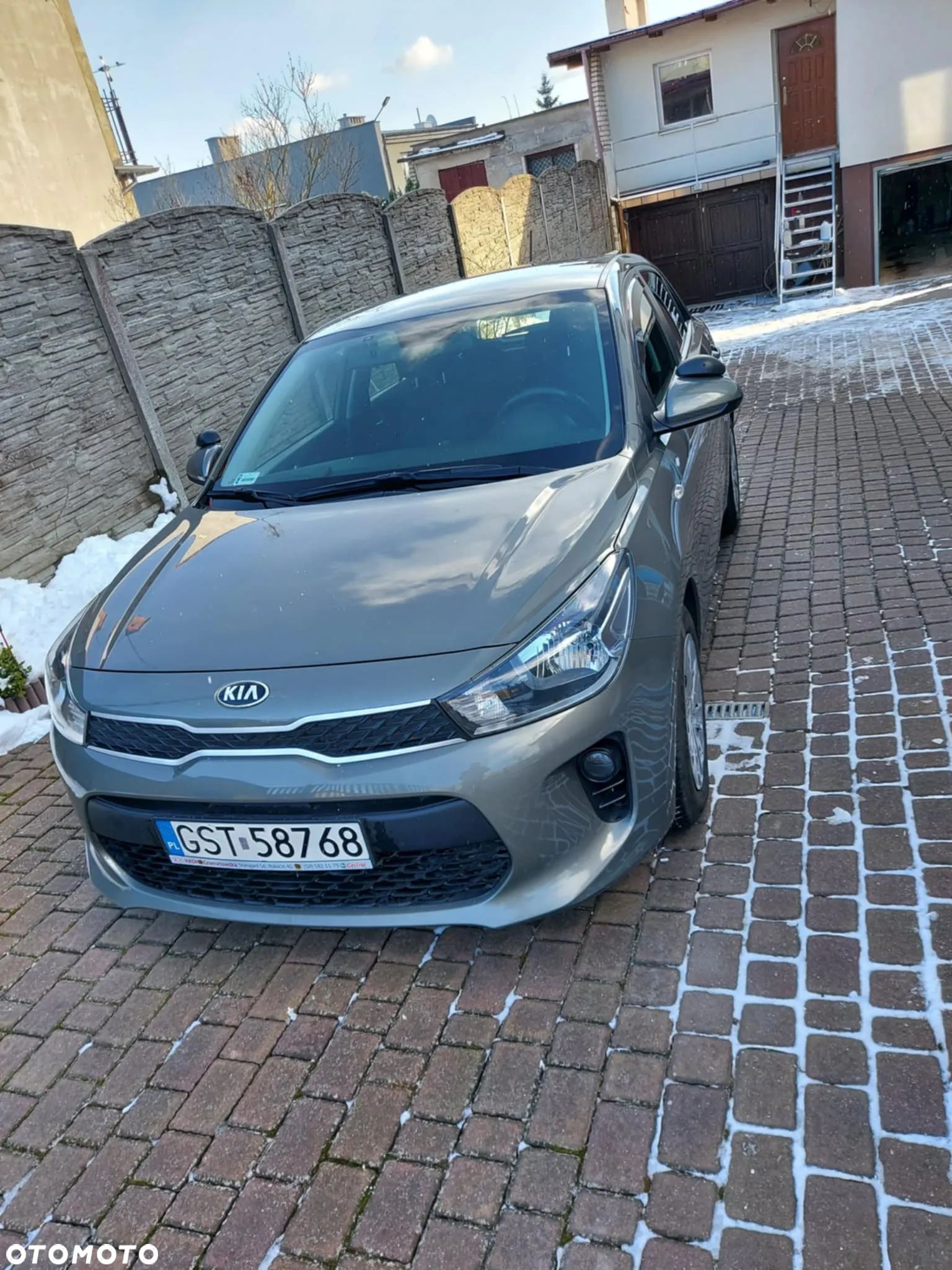 Kia Rio 1.2 L - 1
