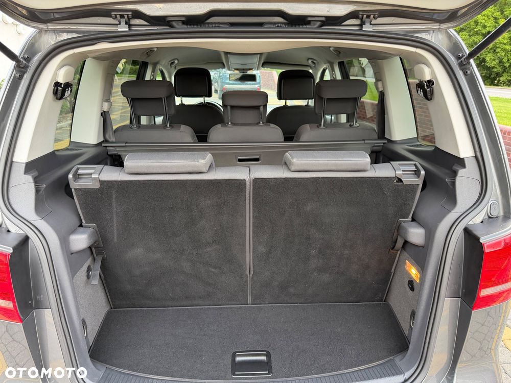 Volkswagen Touran 1.6 TDI DPF BlueMotion Technology DSG Trendline - 14
