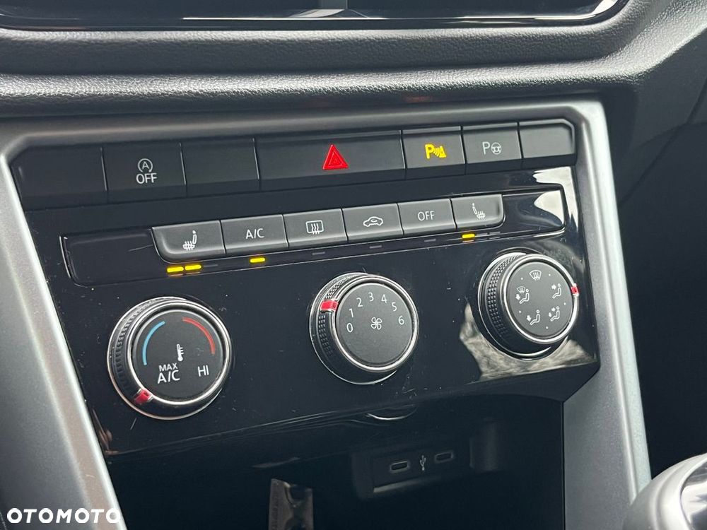 Volkswagen T-Roc - 15