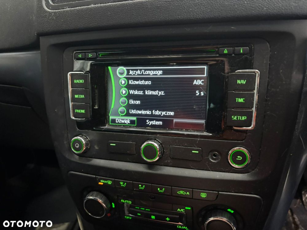 Radio radioodtwarzacz cd ekran wyświetlacz navi 3t0035192n skoda yeti i 5l - 6