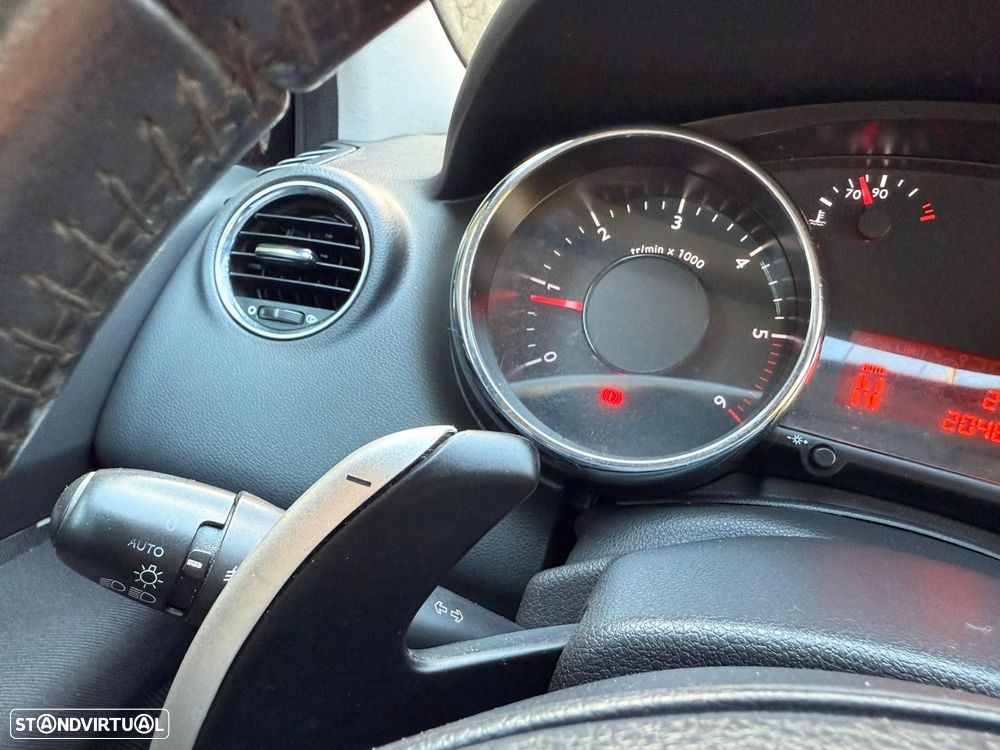 Peugeot 3008 1.6 HDi Executive CMP6 - 11