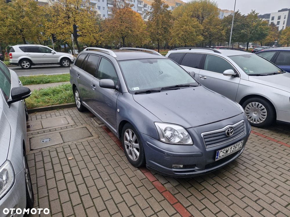 Toyota Avensis 2004 photo 3