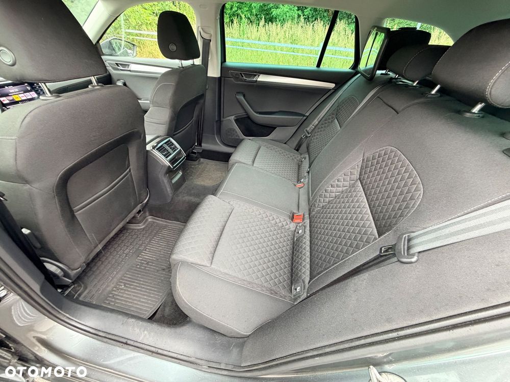 Skoda Superb 1.5 TSI Ambition DSG - 9