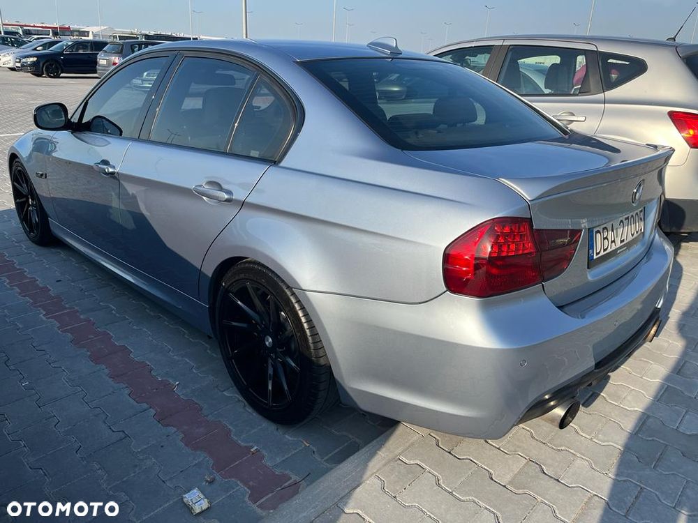 BMW Seria 3 330d xDrive - 4