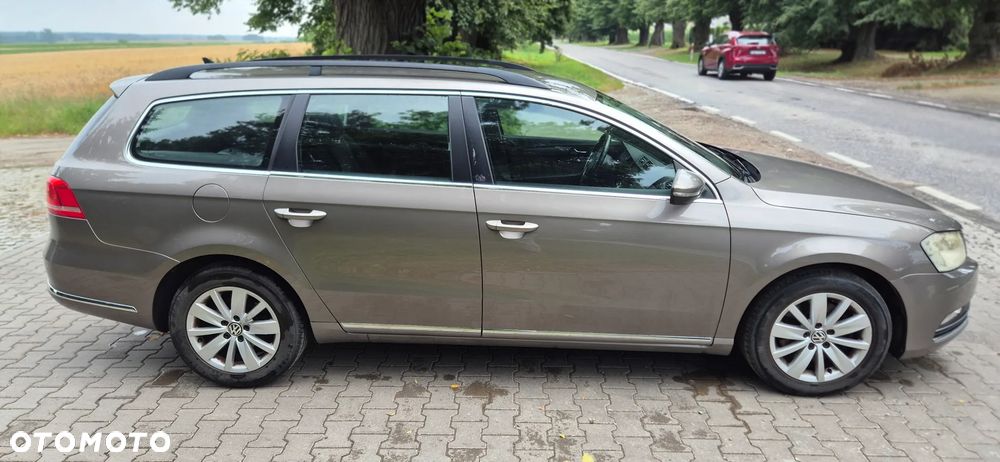 Volkswagen Passat - 4