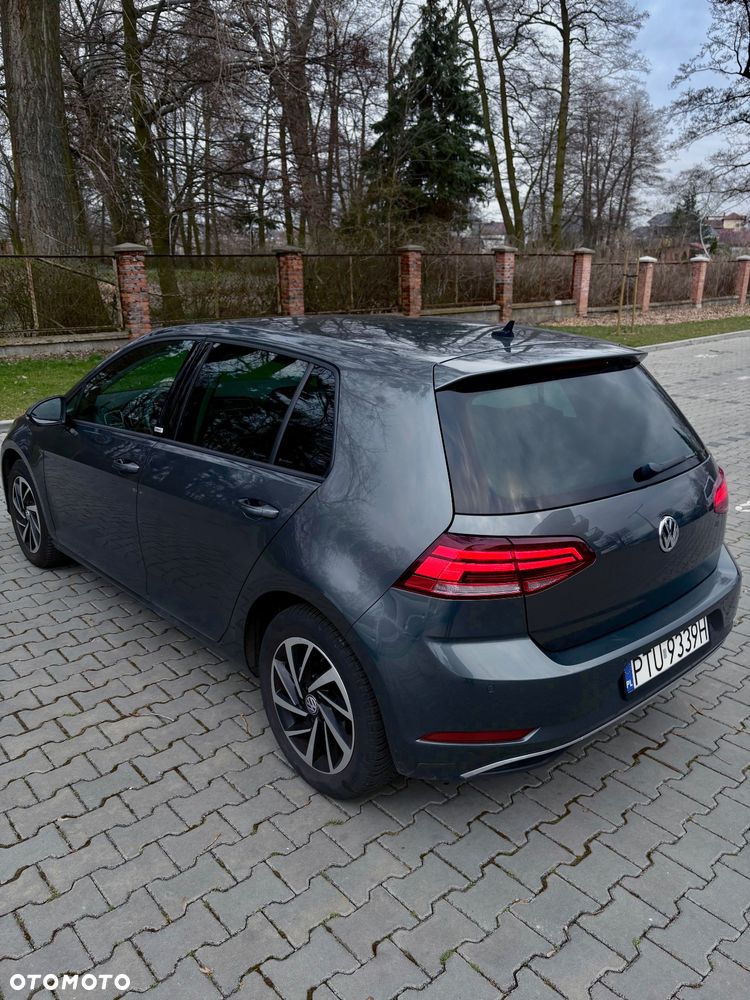 Volkswagen Golf - 2