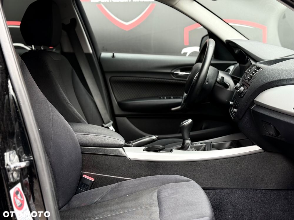 BMW Seria 1 120d Sport Line - 27