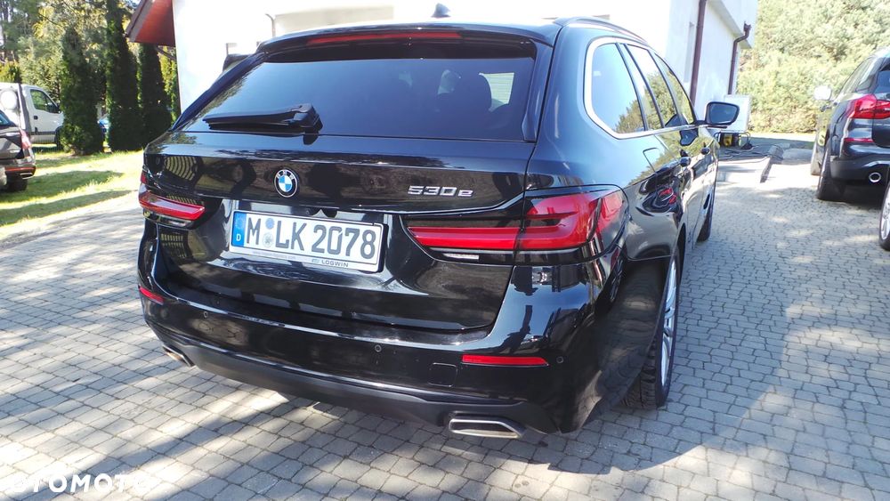 BMW Seria 5 530e Touring - 8