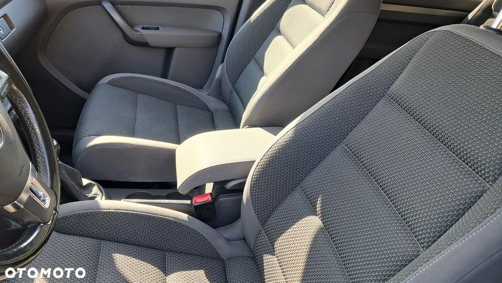 Volkswagen Touran 1.6 TDI DPF Trendline Perfectline - 23