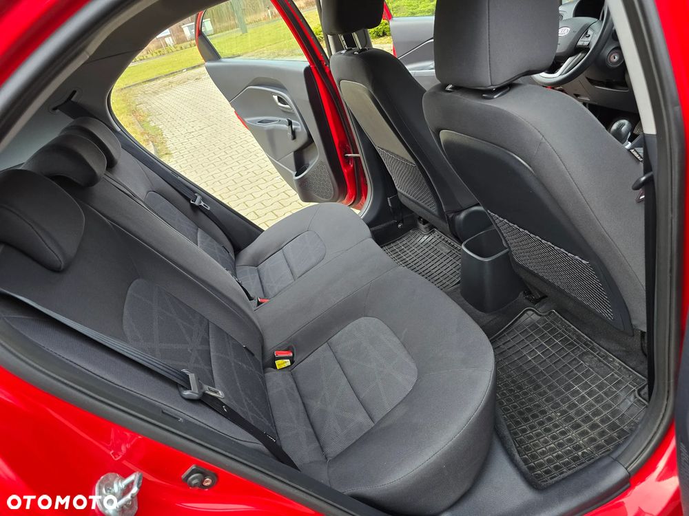Kia Rio - 21