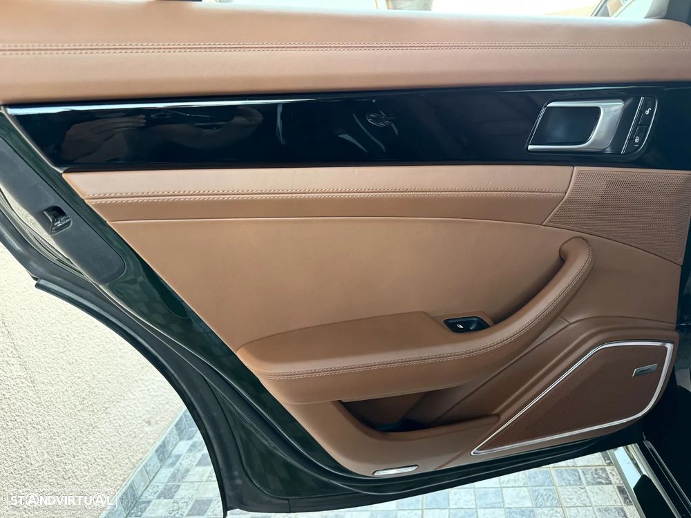 Porsche Panamera Sport Turismo 4 E-Hybrid - 26