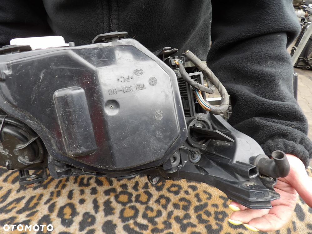 BMW -  E60,E61 - XENON - WYSZCZERBIONE SZKŁO - LEWA LAMPA PRZEDNIA - EUROPA - 7