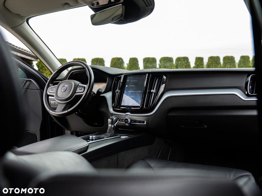 Volvo XC 60 D4 Geartronic Momentum Pro - 27