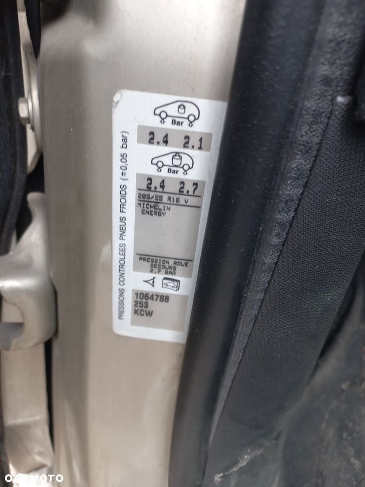 Citroen C4 1.6 Hdi 06r KCW wszystkie części  zderzak drzwi - 5