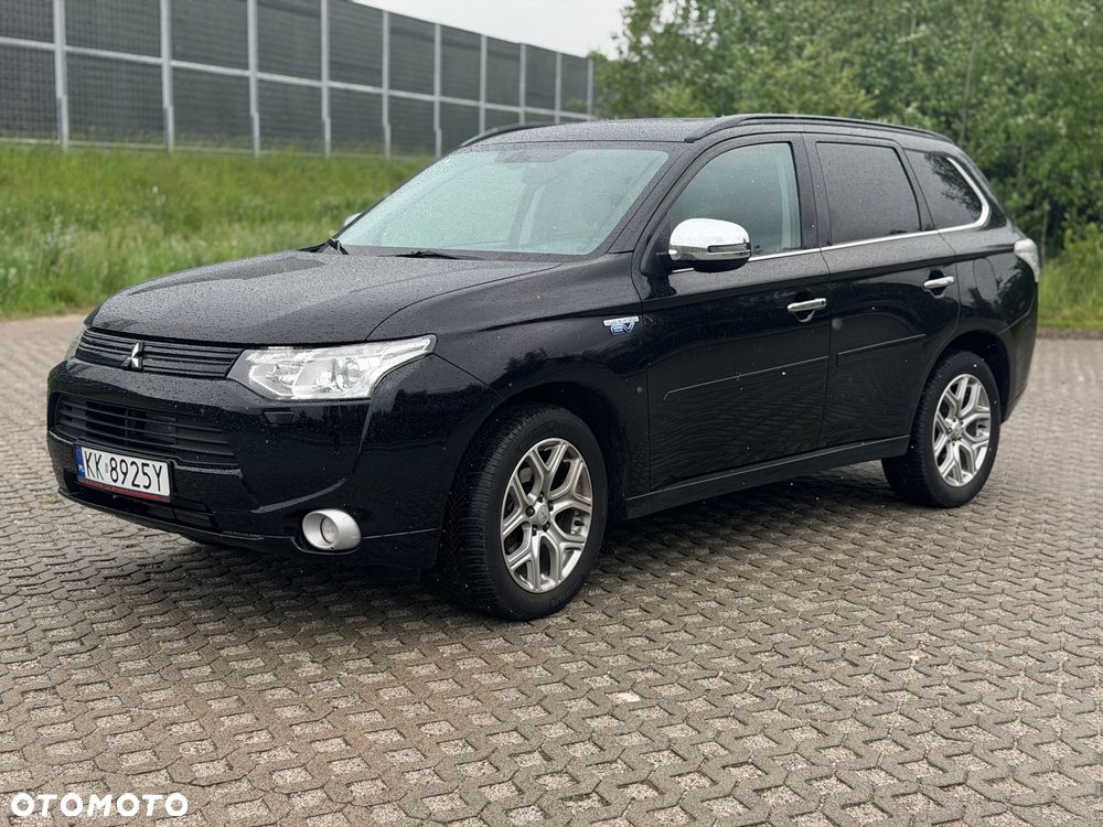Mitsubishi Outlander - 1