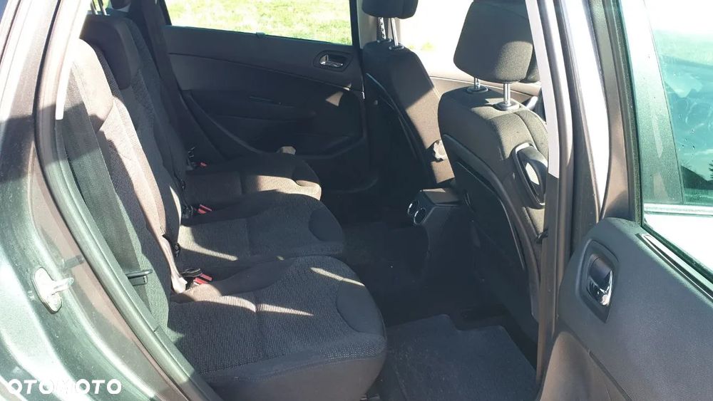 Peugeot 308 1.6 Premium Plus - 17