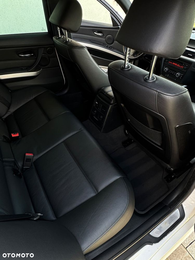 BMW Seria 3 325i - 12