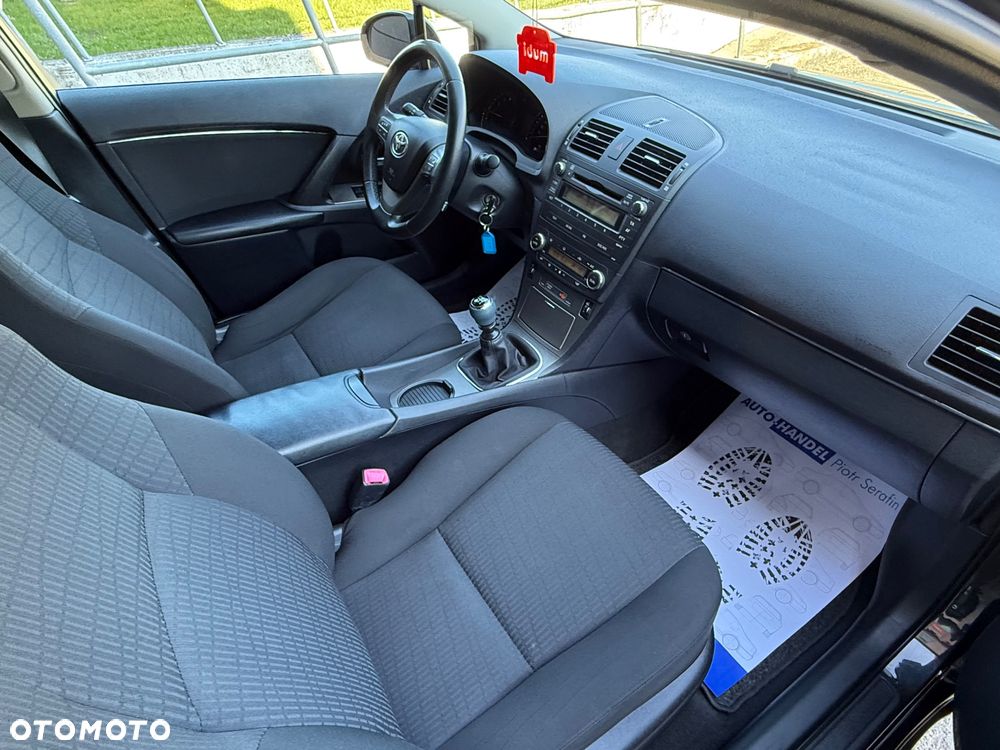Toyota Avensis - 16