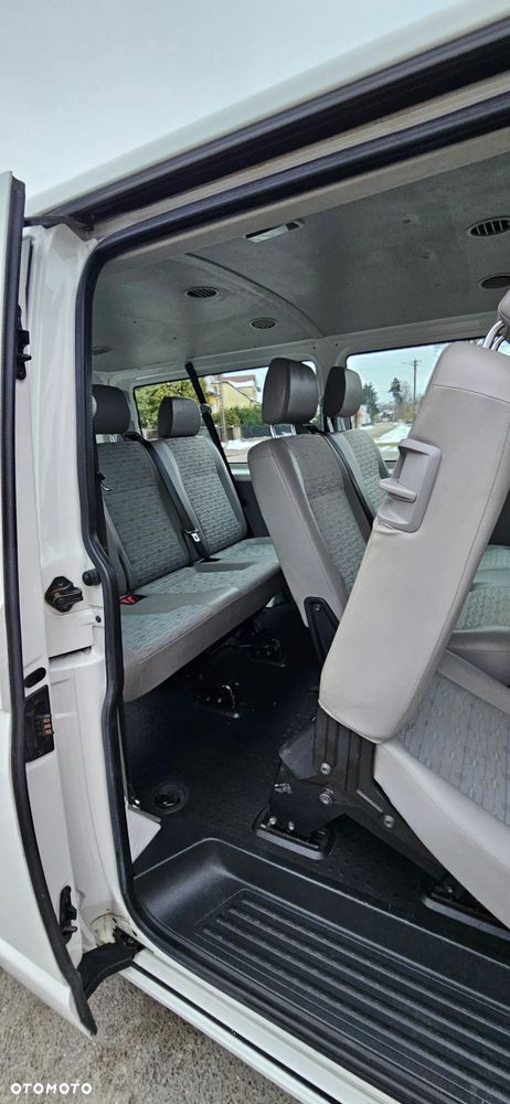 Volkswagen Transporter - 9