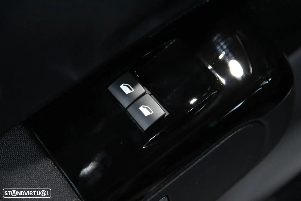Citroën C3 1.2 PureTech Shine - 21