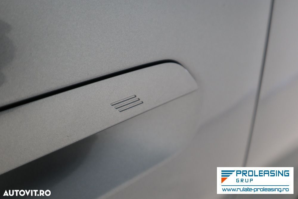 BMW Seria 2 218d AT - 9
