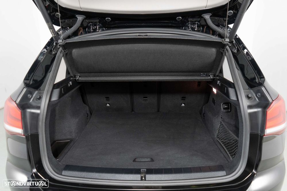 BMW X1 25 e xDrive Corporate Edition - 11