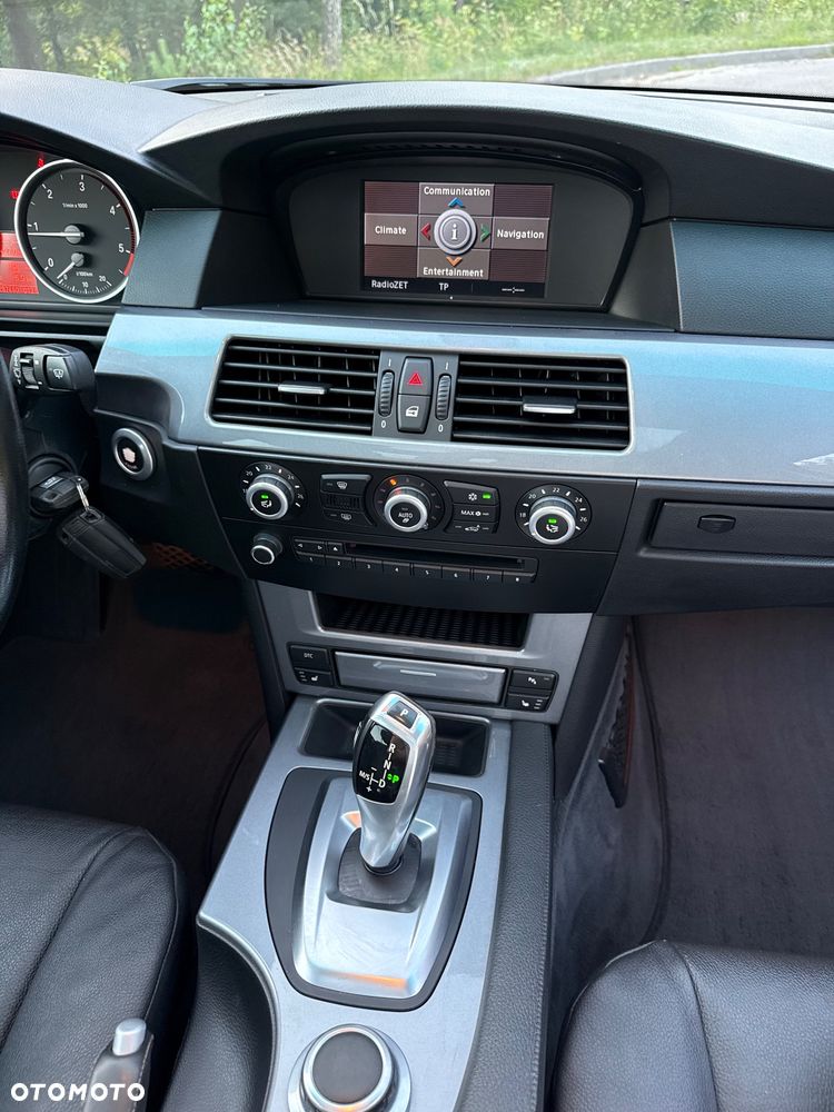 BMW Seria 5 520d - 25