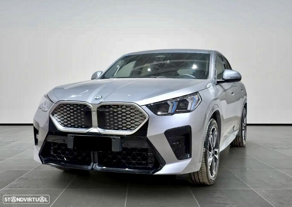 BMW iX2 eDrive20 Pack Desportivo M Pro - 2
