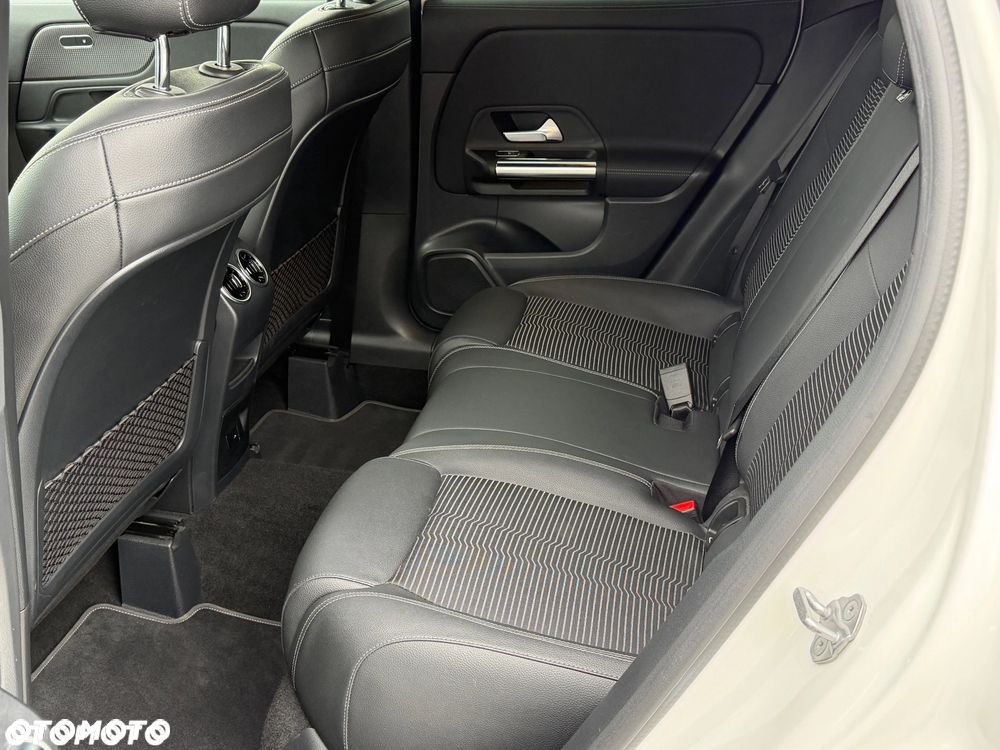 Mercedes-Benz GLA 220 d Progressive - 12