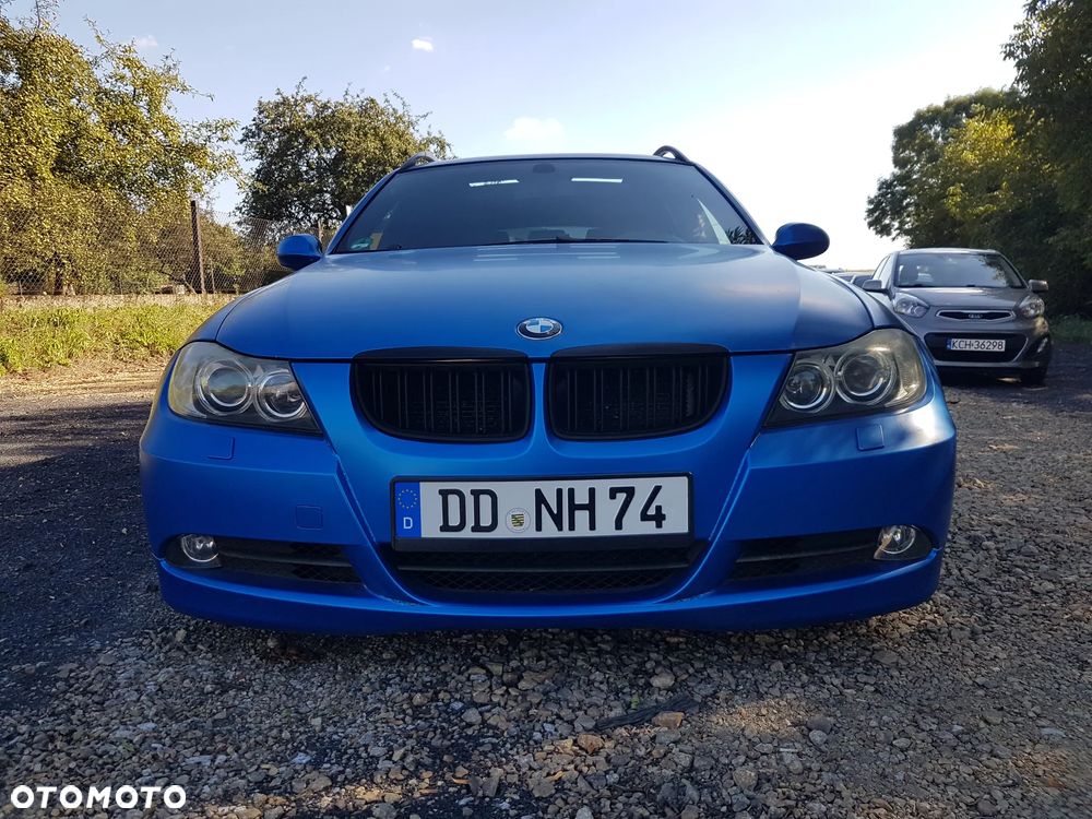 BMW Seria 3 325xi Touring - 11