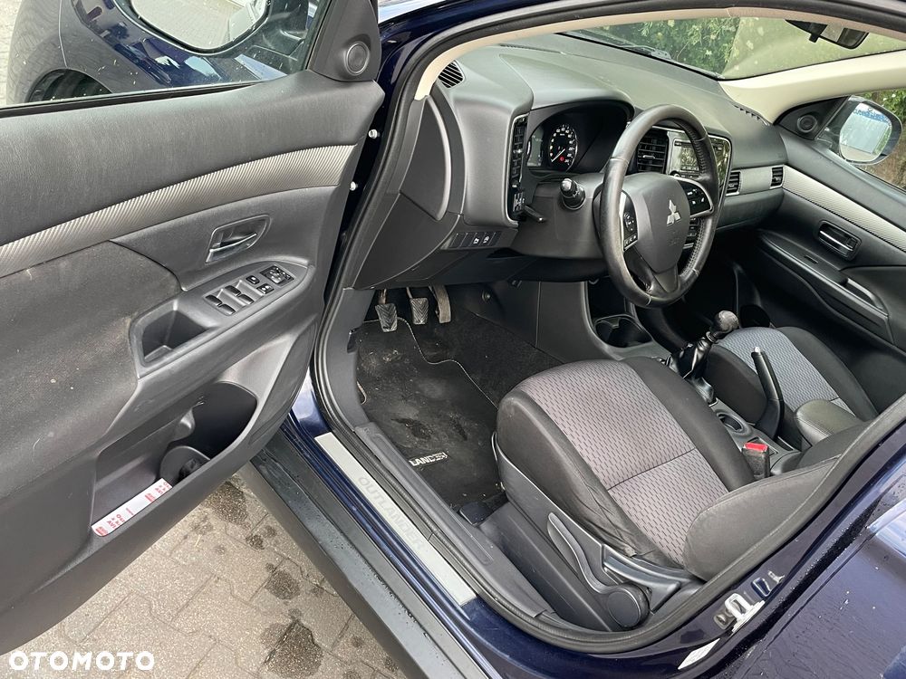 Mitsubishi Outlander - 5