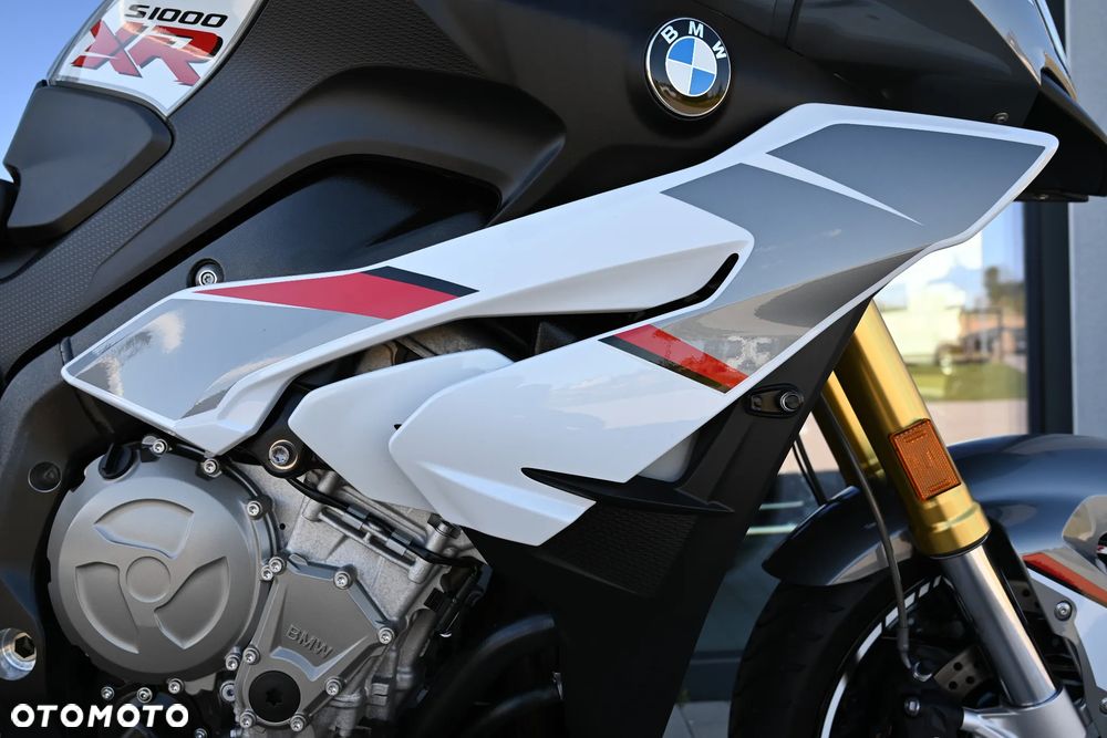 BMW XR - 32